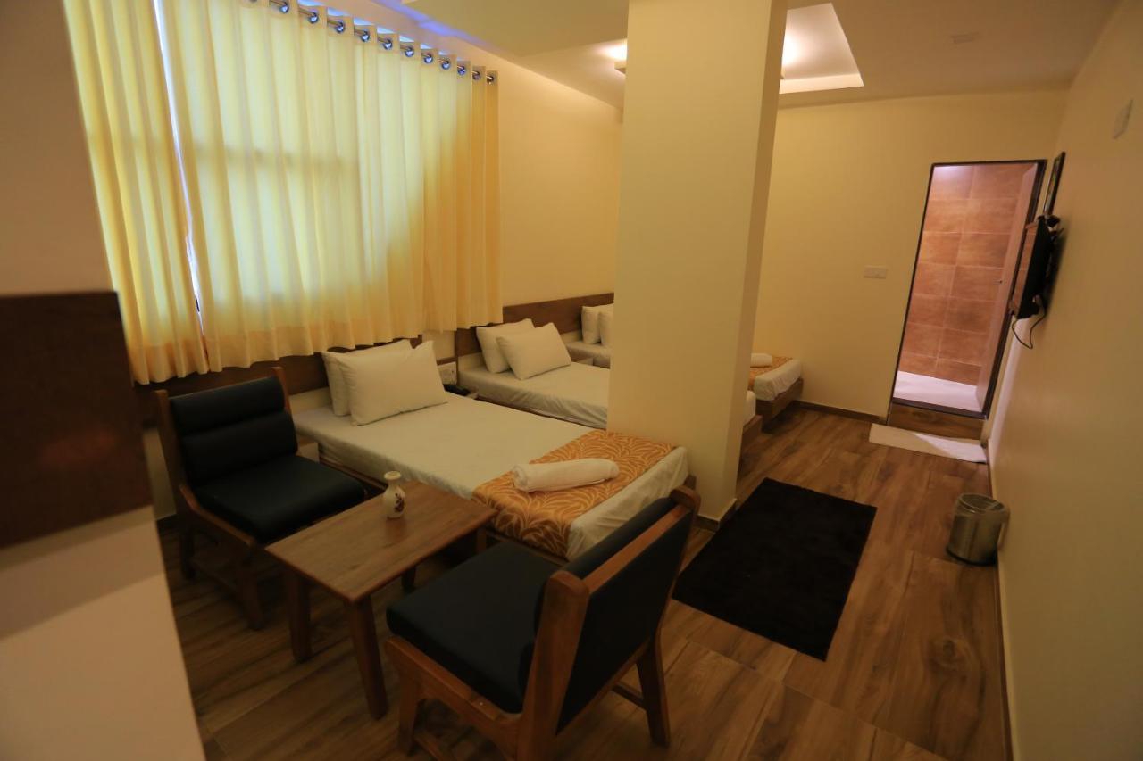 Отель The Grand Raveta Patan  Экстерьер фото